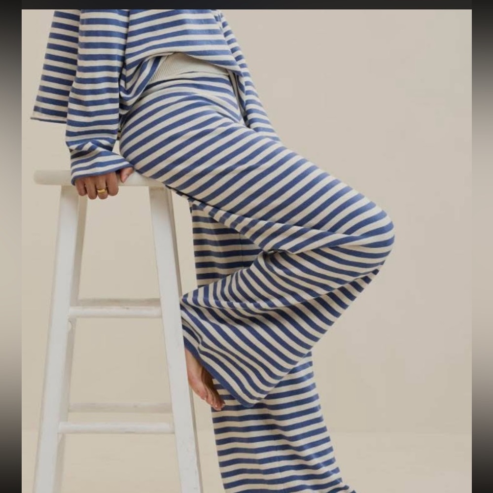 ISO Sunday soft trousers in this color 
Need a size small